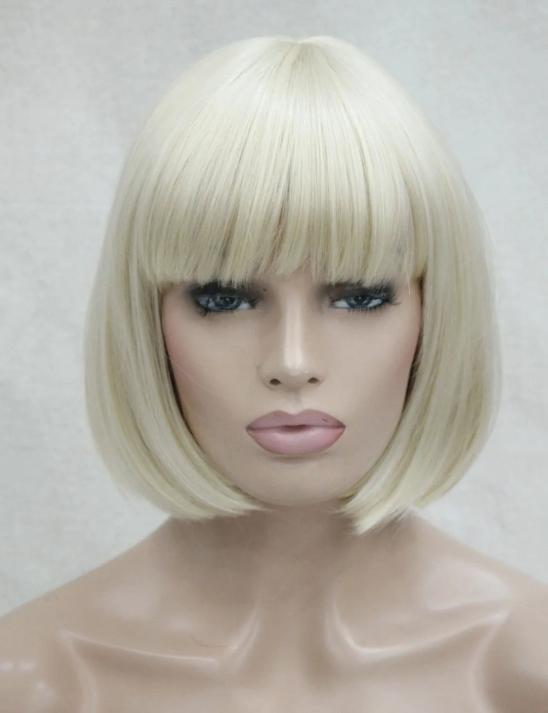 StrongBeauty-peluca sintética completa con flequillo, pelo corto y recto, color rubio, Bob