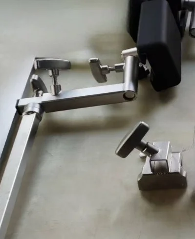 Operating        lateral support frame and square mouth locker
