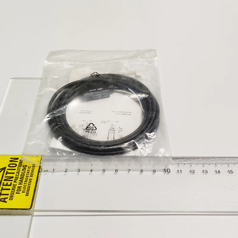 Baumer's diffuse reflectance sensor model FPDK 10N5101