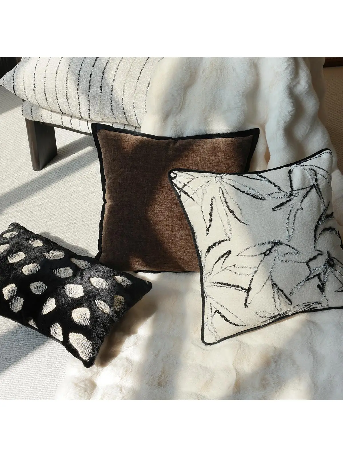 

Modern Simple Embroidery Sofa Pillow High-End Black White Luxury Living Room Pillow Bed Headrest Backrest Cover