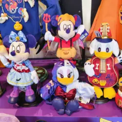2025 Halloween Mickey Minnie Donald Daisy Goofy Plush Toy Cartoon Stuffed Plushies Keychain Hang Charm for Kids Christmas Gift