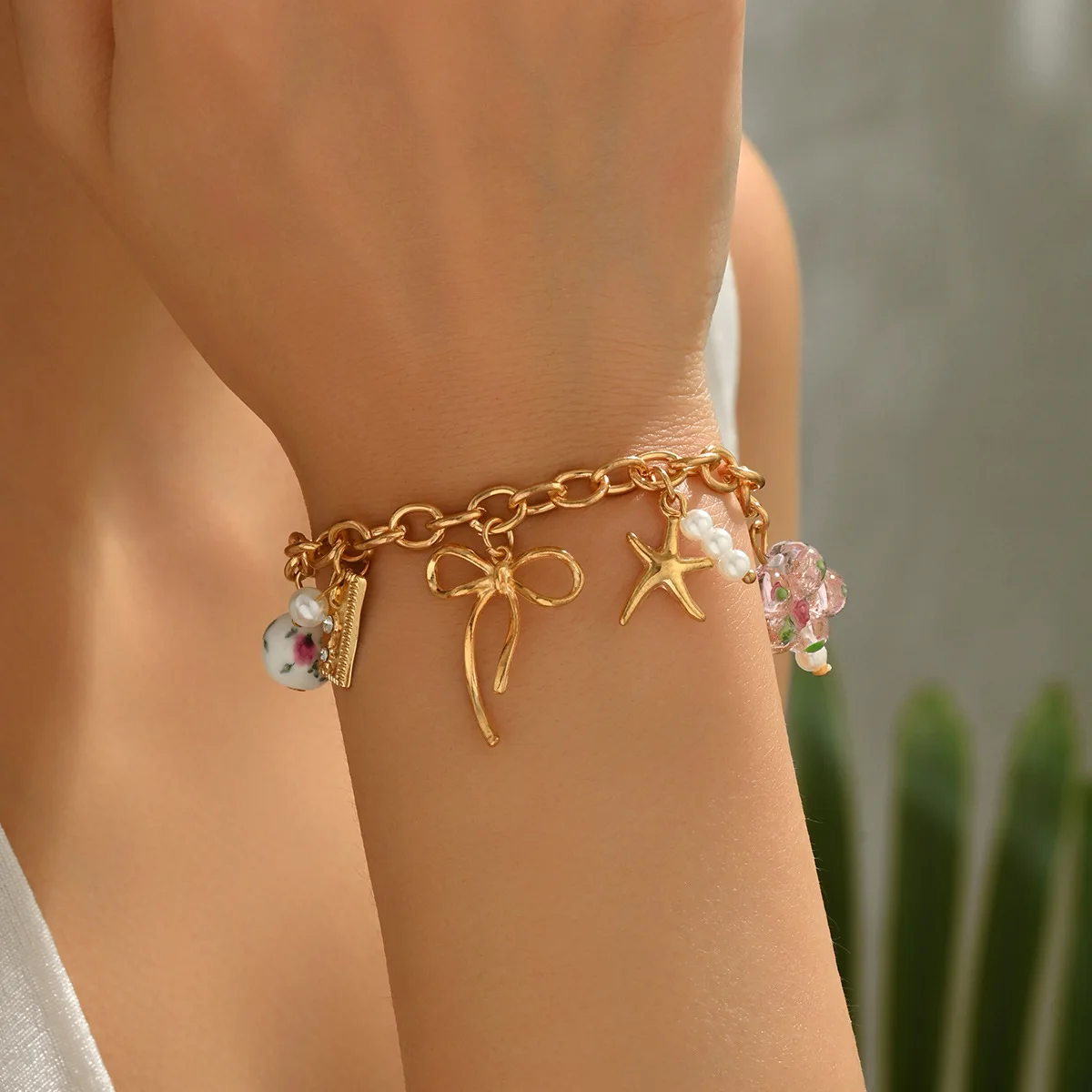 2025 قلادة على شكل قلب شريطي - مجموعة أساور من الخرز السيراميكي، مجوهرات الأزهار الأنيقة البوهيمية ذات الطبقات البسيطة