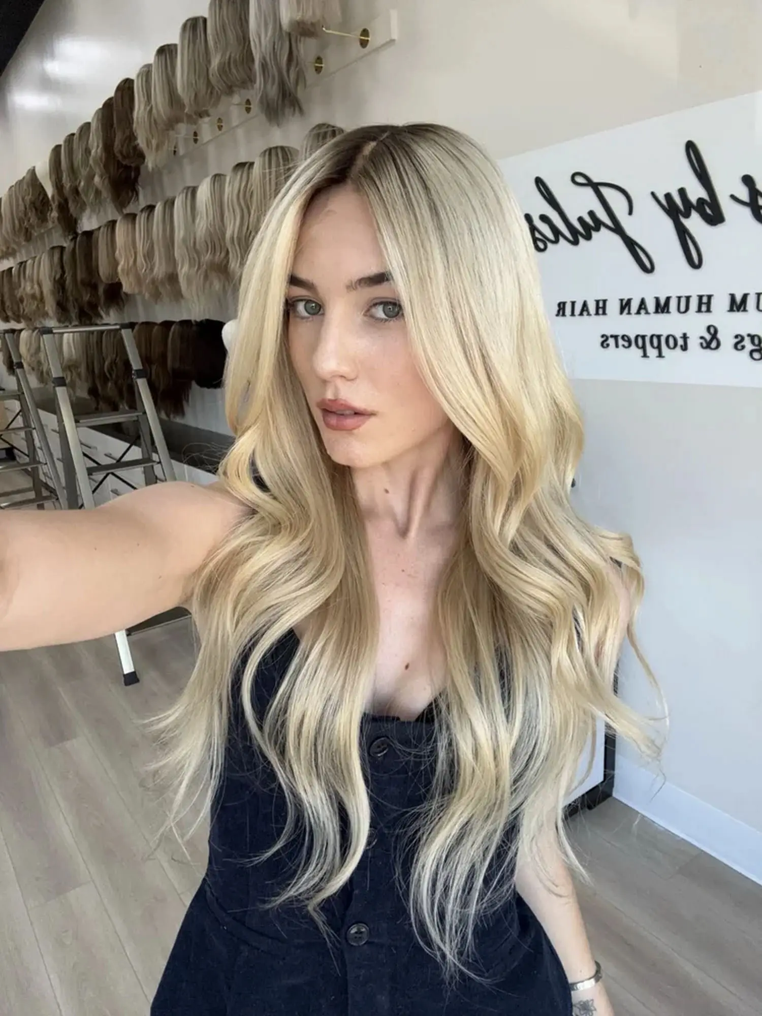 Light Blonde Synthetic Lace Front Wigs With Dark Roots Body Wave Middle Parting Long 30 Inches High Quality Premium Wig Female