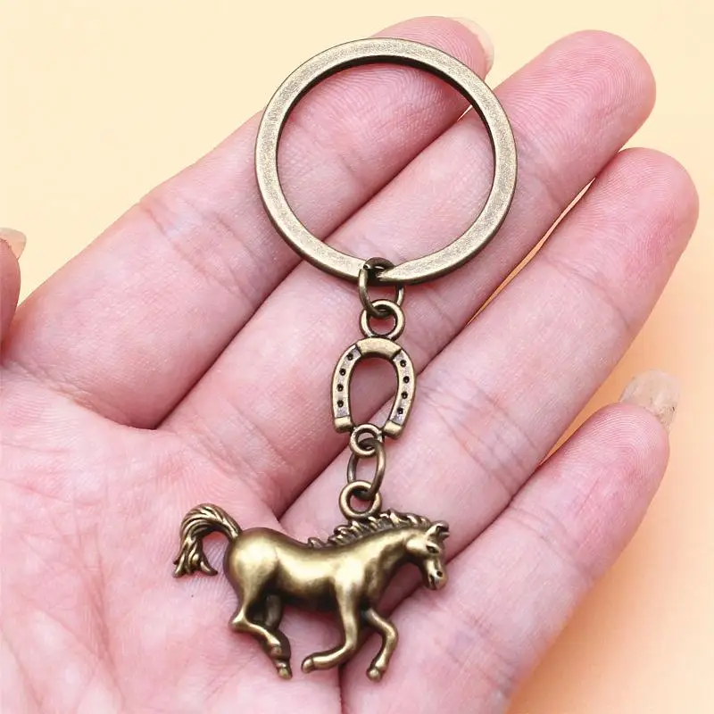 Kreativer Pferde-Metall-Schlüsselanhänger Vintage Pferde-Anhänger Schlüsselring Taschen-Schlüsselanhänger Dekoration Neujahrs-Maskottchen Souvenir Geschenk – Detail 10