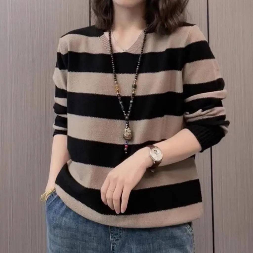 

Women's Autumn Winter Fashion Striped Color Matched Korean Style V-Neck Sweater Loose Slim Fit Long Sleeve Pullover Top