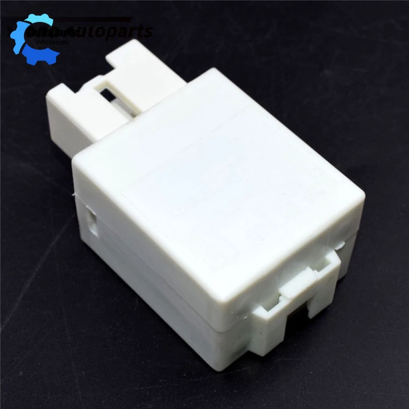 

GJ6A66830 Hazard Warning Turn Signal Relay Flasher for Ford Mazda 6 MPV 2002-2006 3211224320 New
