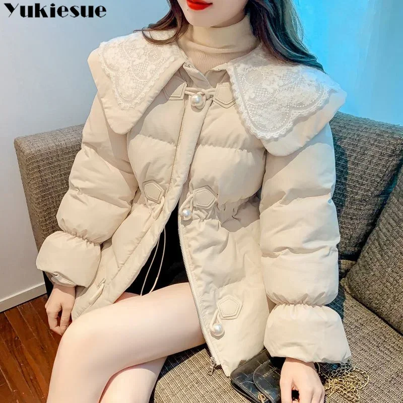 

Зимняя женская куртка 2023, новый стиль, модная универсальная верхняя одежда, женская куртка, кружевное лоскутное пальто с воротником Питера Пэна, свободное пальто для отдыха