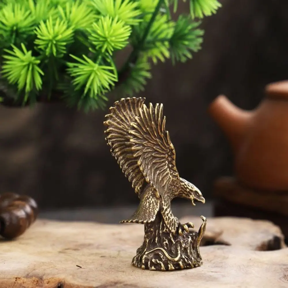 Vintage Solid Brass Eagle Statue Small Animal Simulation Eagle Wings Ornaments 3D Eagle Ornaments Photo Props