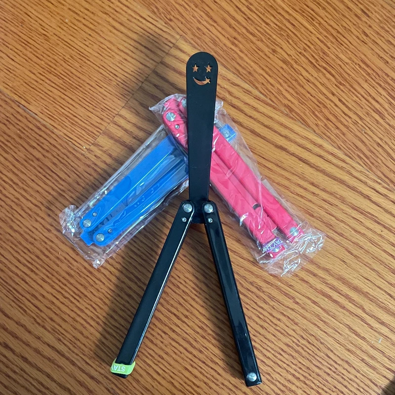 Cosplay Prop Paint - 1개 나비 모양 접이식 무딘칼 소품,