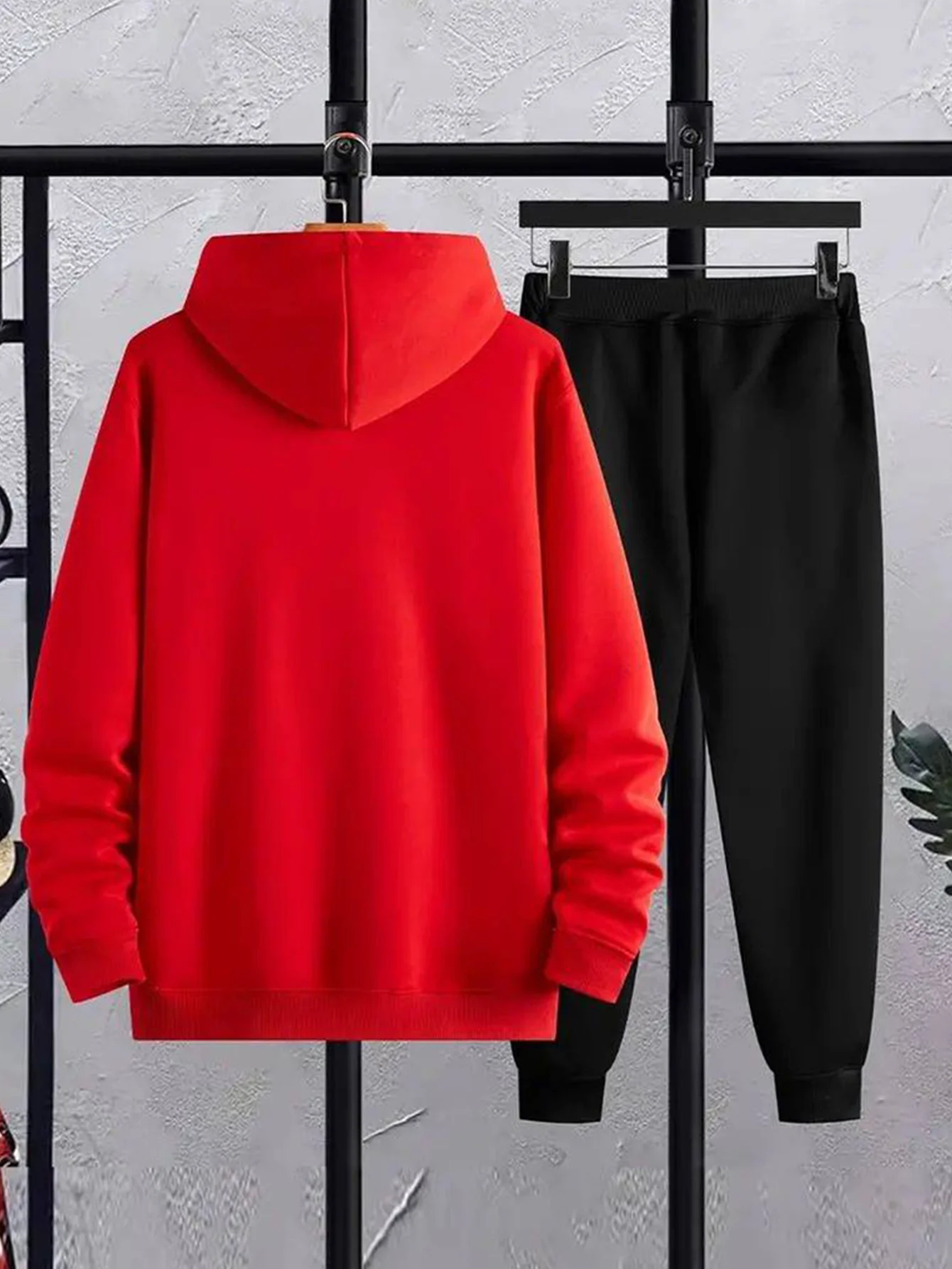 Conjunto de sudadera deportiva de terciopelo grueso y suelto con estampado de romo cálido a la moda informal de otoño/invierno para hombre + pantalones de chándal