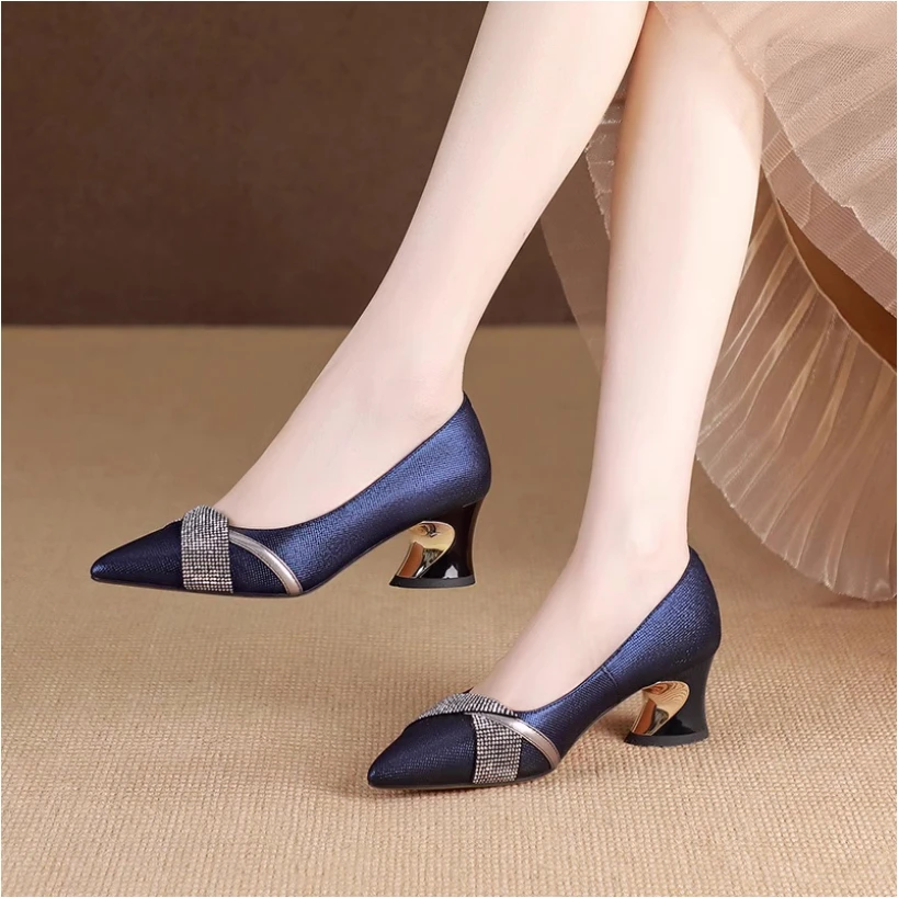 

Женские туфли из натуральной кожи со стразами и острым носком, кожаные туфли на толстом каблуке, модные и популярные