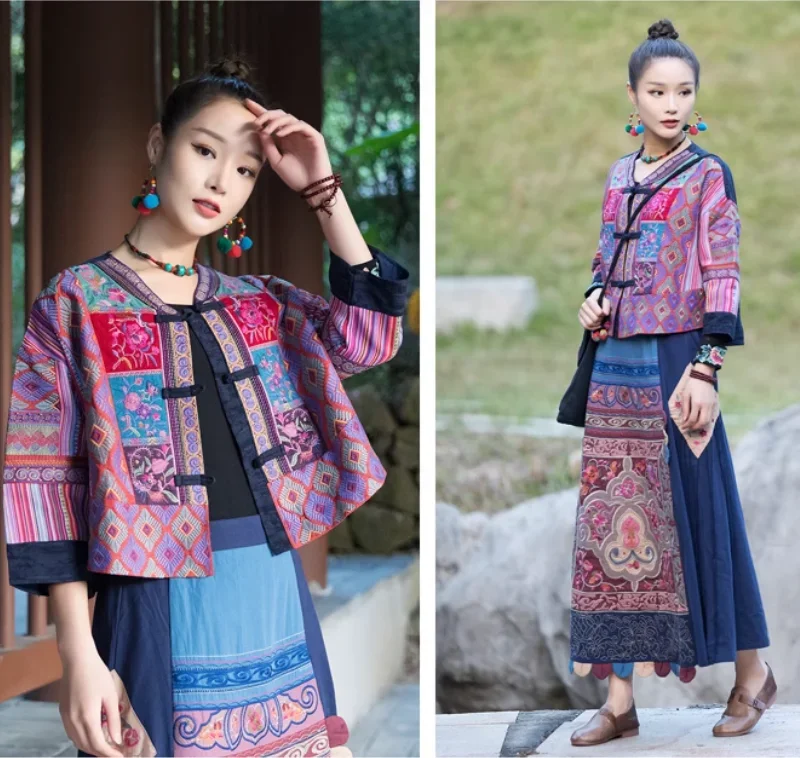 

Chinese Ethnic Style Color Blocked Embroidered Round V-neck Jacket