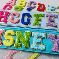 5.5cm A-Z colori lettere inglesi patch per borsa abbigliamento Glitter lettera patch Stick on alfabeto lettere ricamo Applique