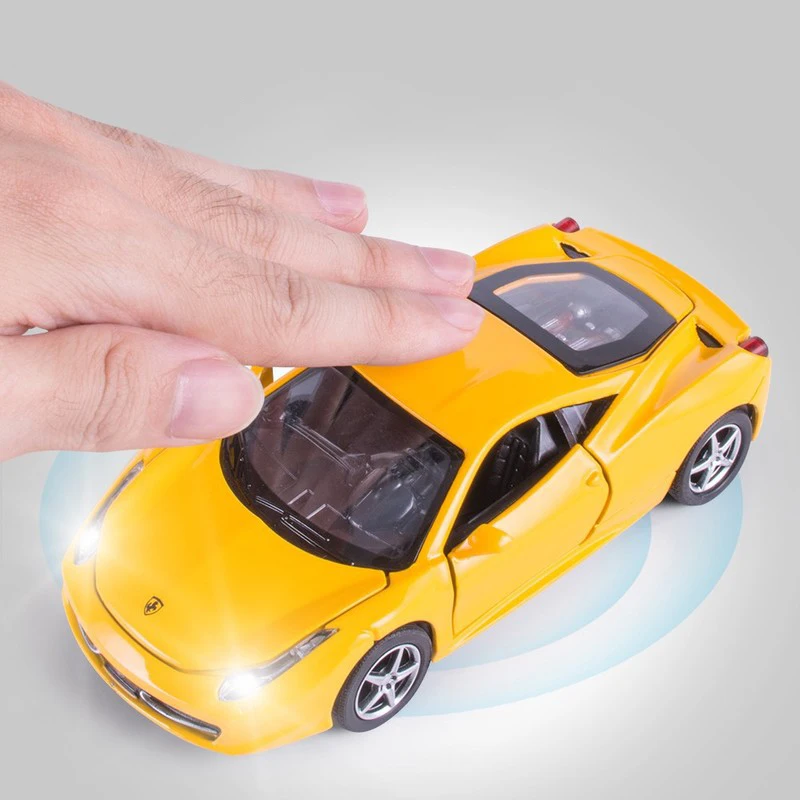 1:32 Ferrari 458 Italia SF90 Supercar Alloy Muscle Car Model Sound and Light Pull Back Children\'s Toy Collectibles Birthday gift