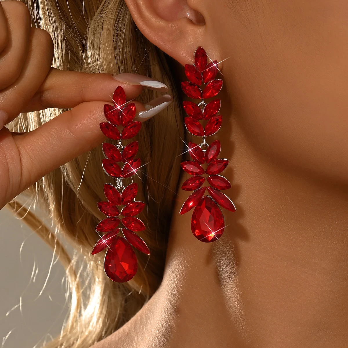 Vintage Rich‑Red Marquise Leaf Earrings Women Themed Party Accessory Chinese Wedding Holiday Gift Dangles