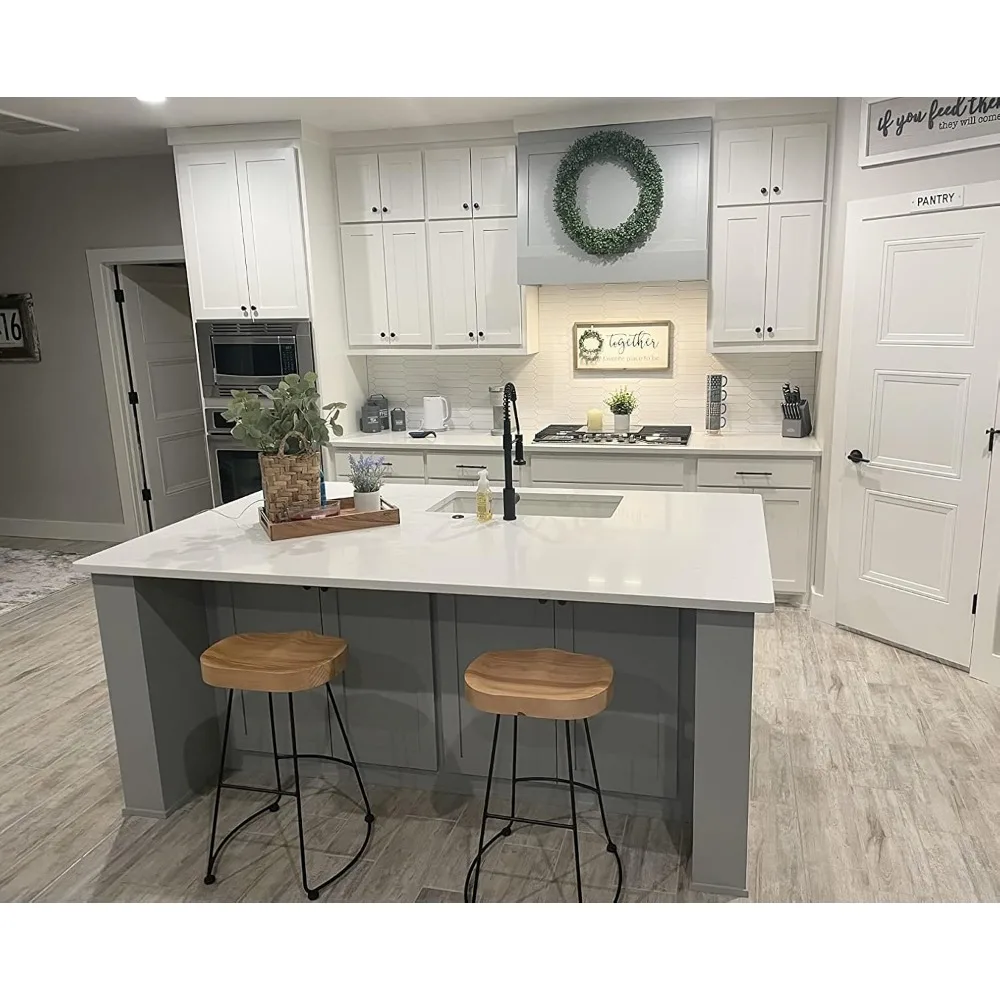 Par de cadeiras de bar americanas de inspiração vintage, bancos de madeira de estilo contemporâneo, cadeiras de jantar altas modernas de meados do século