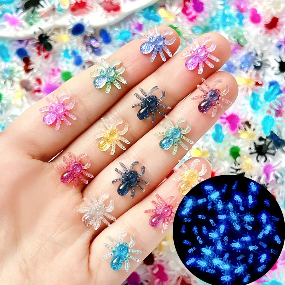 30 Stück 3D bunte, im Dunkeln leuchtende Glitzer-Spinnen-Nagelanhänger, Halloween leuchtende Spinnen-Nageldekorationen, 12 mm, weiche Nageljuwelen aus Kunstharz