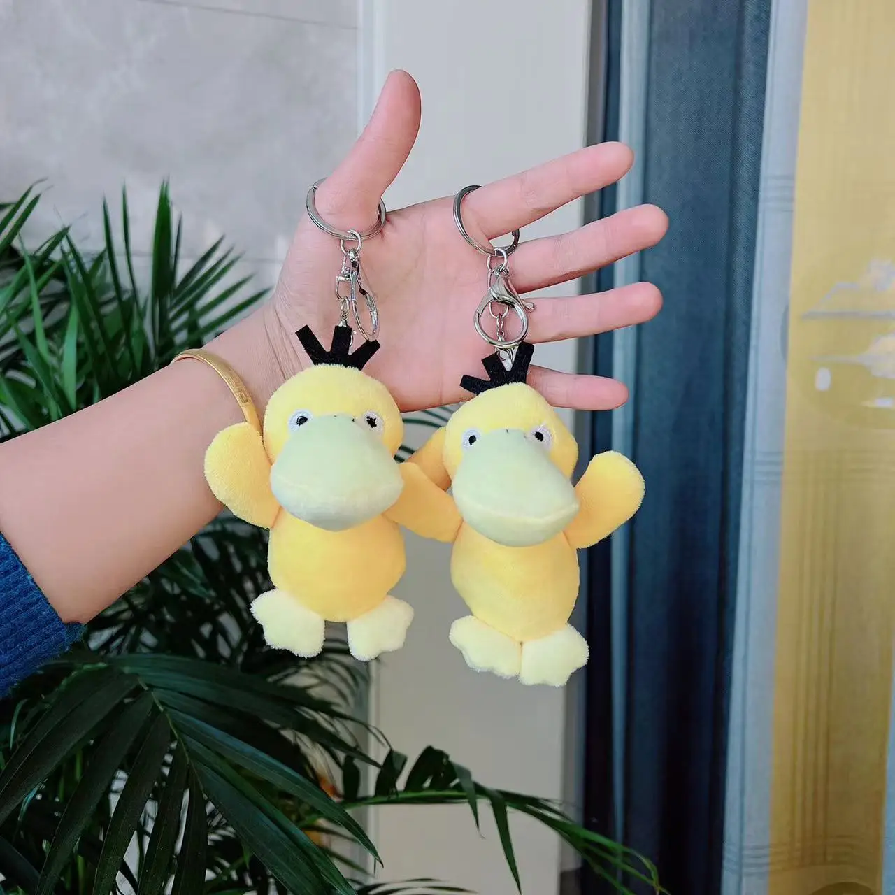 

12CM Pokemon Plush Porteclé Back To School Anime Yellow Duck Keychain Bag Hanging Accessory Duck Plush Toy Girl Christmas Gift