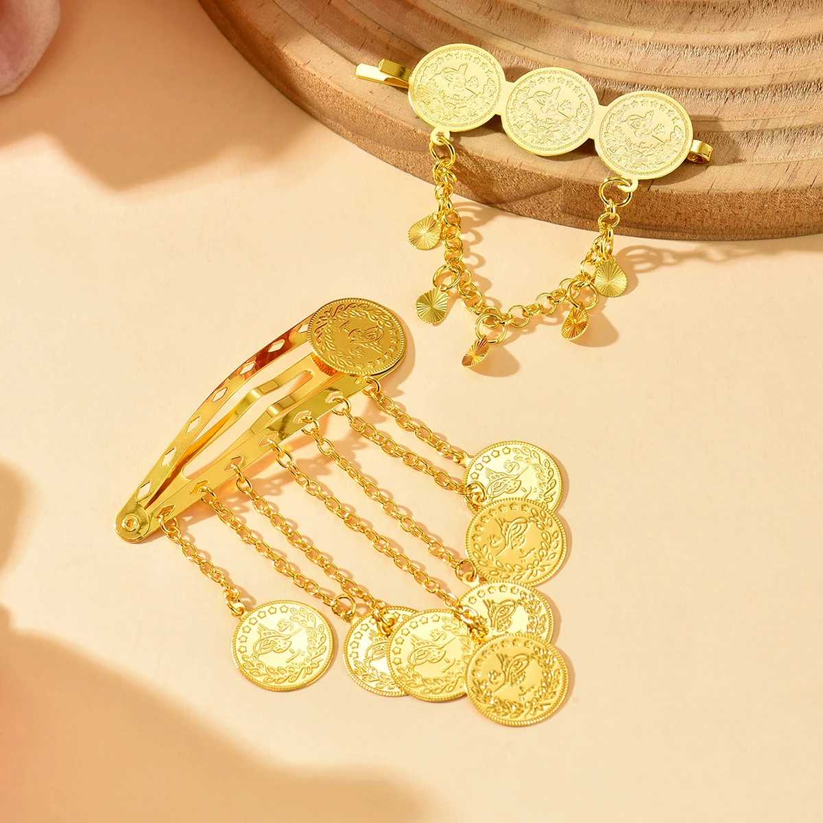 

Fashionable Gold-Plated Bridal Hair Accessory with Coin Tassel for Wedding Parties Photo Shoots Ladies Headwear