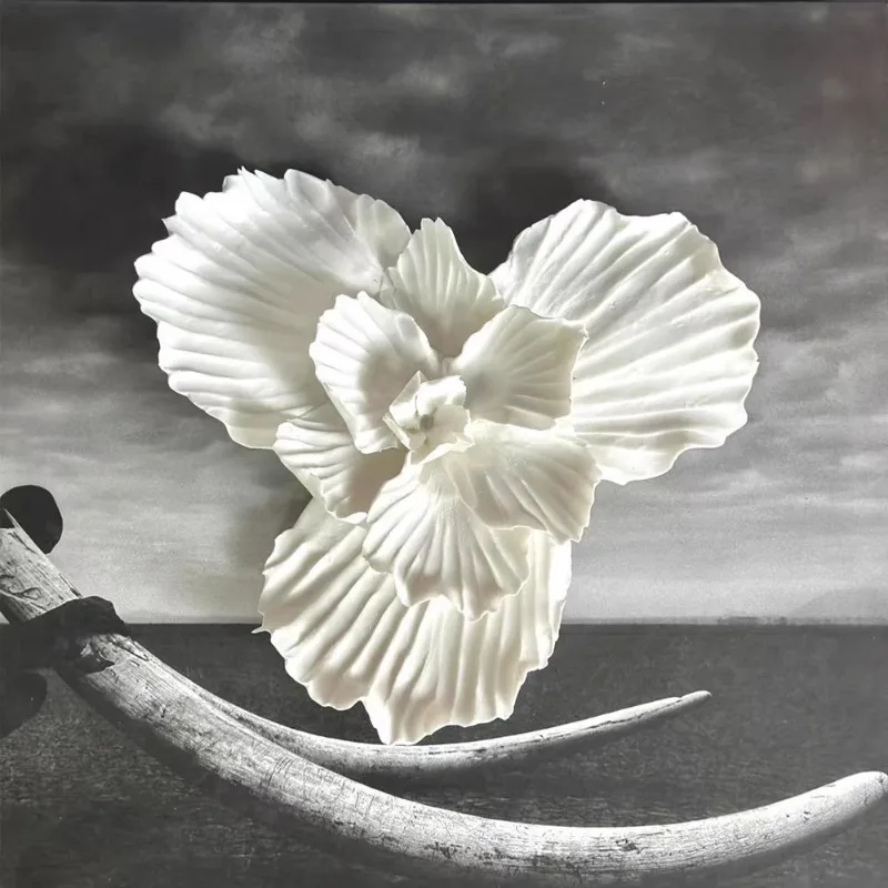 

New Chinese-style wabi-sabi wind sales office, peony flower ceramic model room, study entrance aisle, soft vase