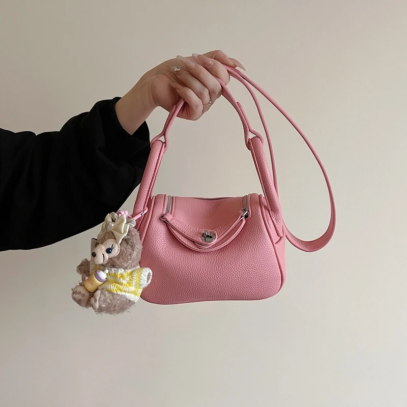 

Messenger Bag For Ladies Leather Material Shoulder Or Crossbody Carry Famous Designer Luxury Brand Handbags