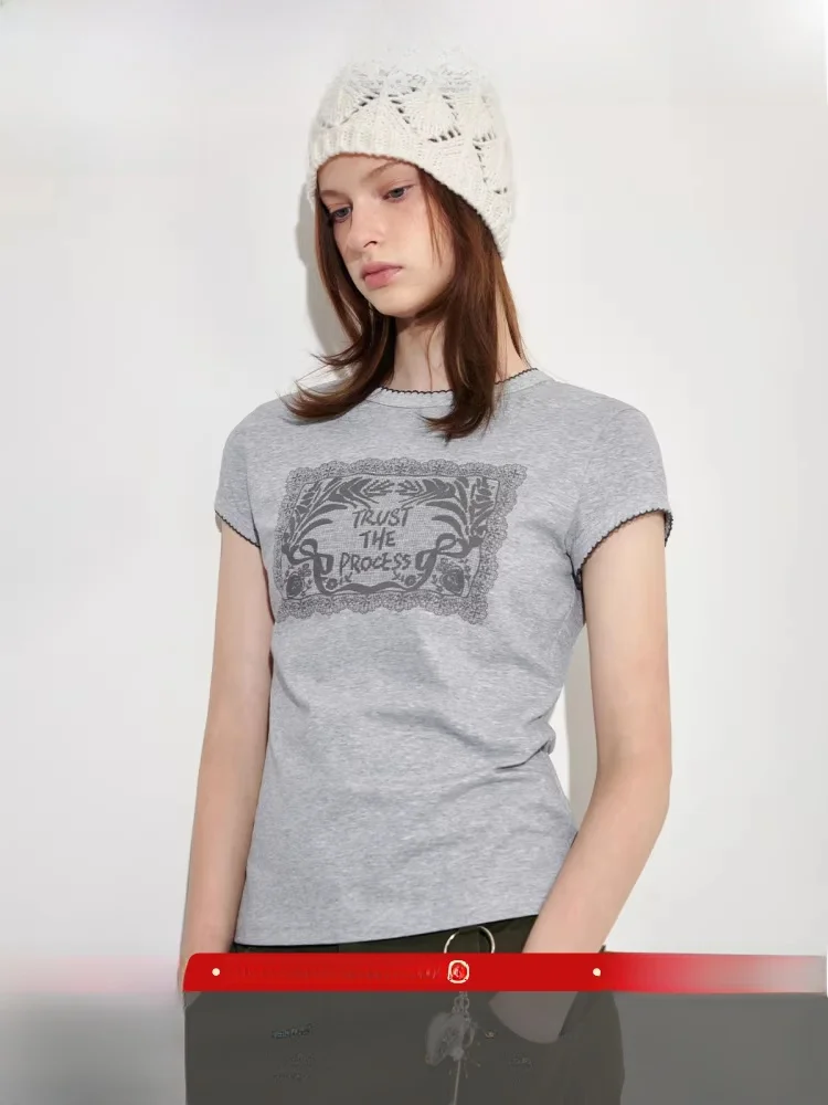 

Новая летняя женская футболка с романтическим кружевным узором и принтом, короткий рукав, корейский стиль, приталенный крой, круглый вырез, дизайн Fano