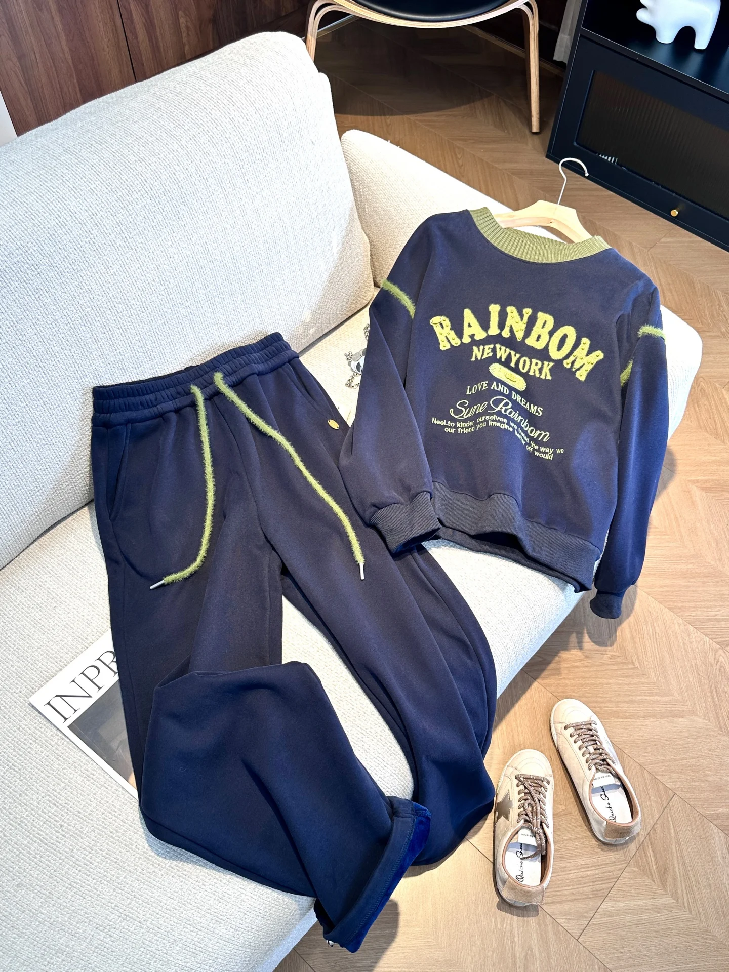 

Модный комплект спортивной одежды в стиле ретро, женский повседневный универсальный свитшот с длинными рукавами и брюки, костюм из двух предметов, осень-весна, Корея...