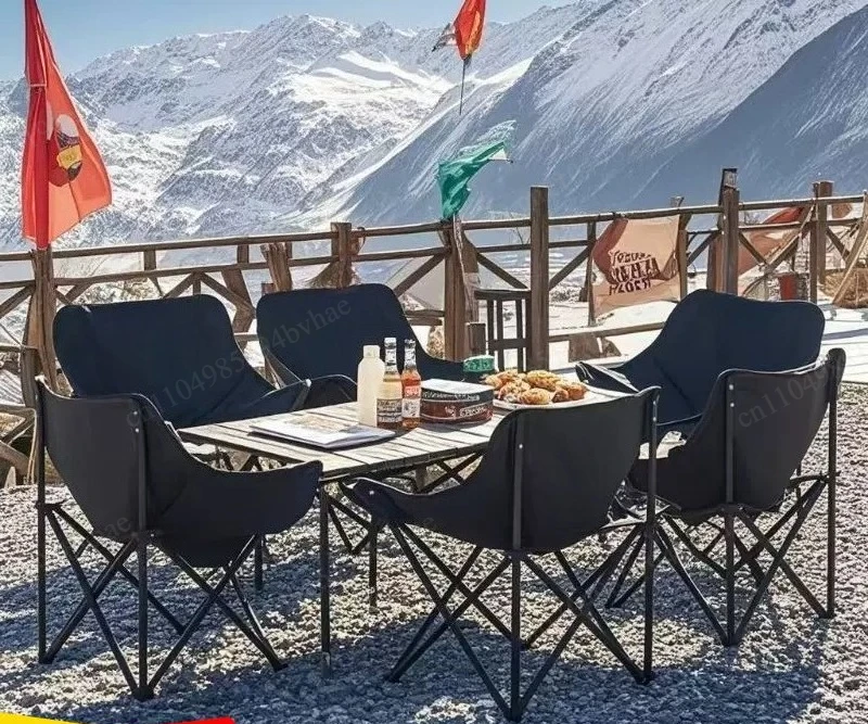Outdoor folding tables and chairs, a complete set of camping eggs, portable moon chairs, barbecue tables, picnic tables