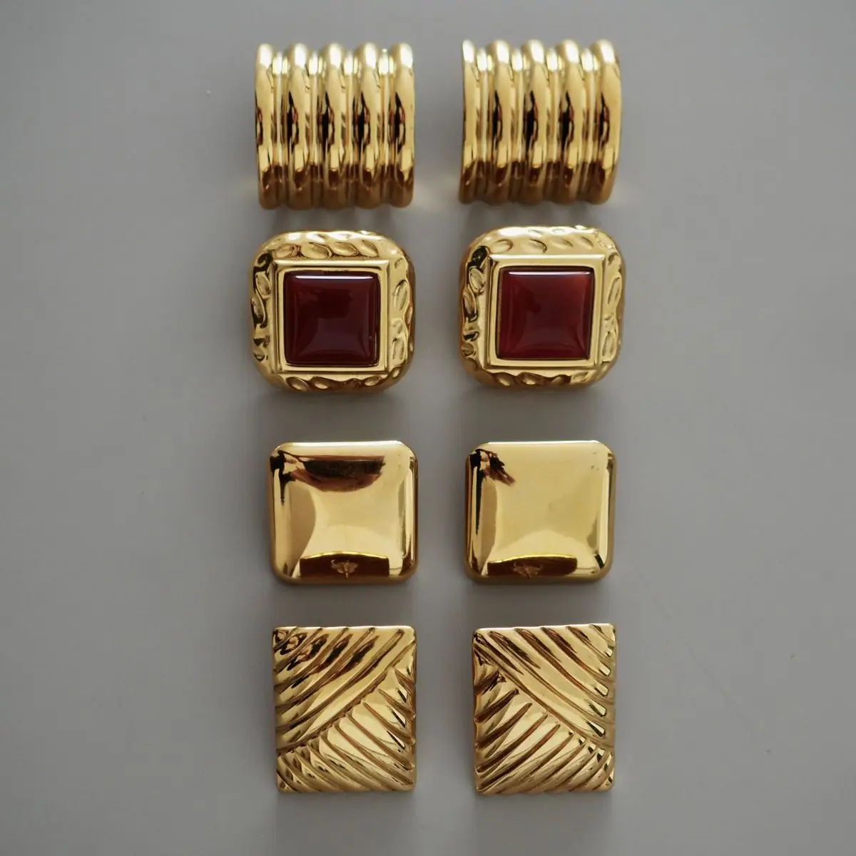 

AIKOER Vintage Minimalist Stainless Steel Elegant Stud Earrings for Women Waterproof 18k Gold Color Texture Metal Distinctive