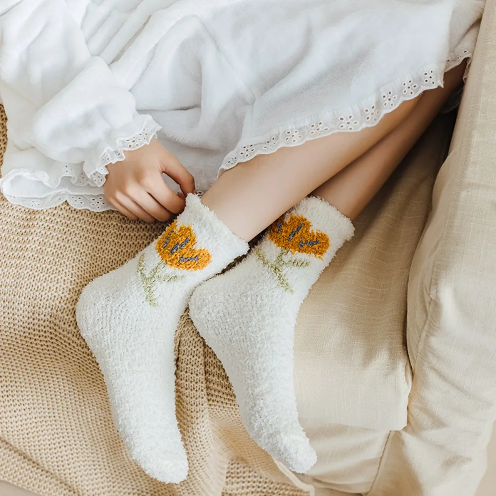 Warm Breathable Thick Sweet Tulips Pattern Ruffle Flower Korean Style Socks Female Socks Coral Velvet Middle Tube
