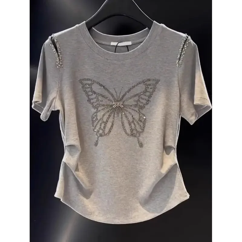 

Off-the-shoulder short-sleeved T-shirt women's summer new plus-size design sense fashion chic butterfly diamond-encrusted top.