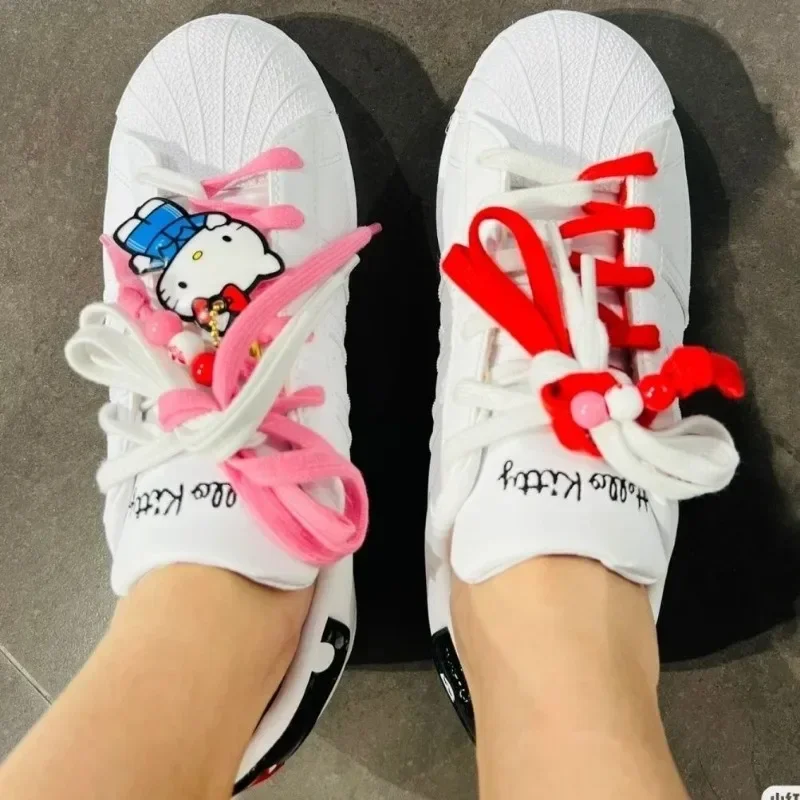 Sanrio-Zapatillas deportivas de dibujos animados Kawaii para estudiantes, zapatos blancos informales versátiles personalizados, cómodos, regalo de otoño e invierno