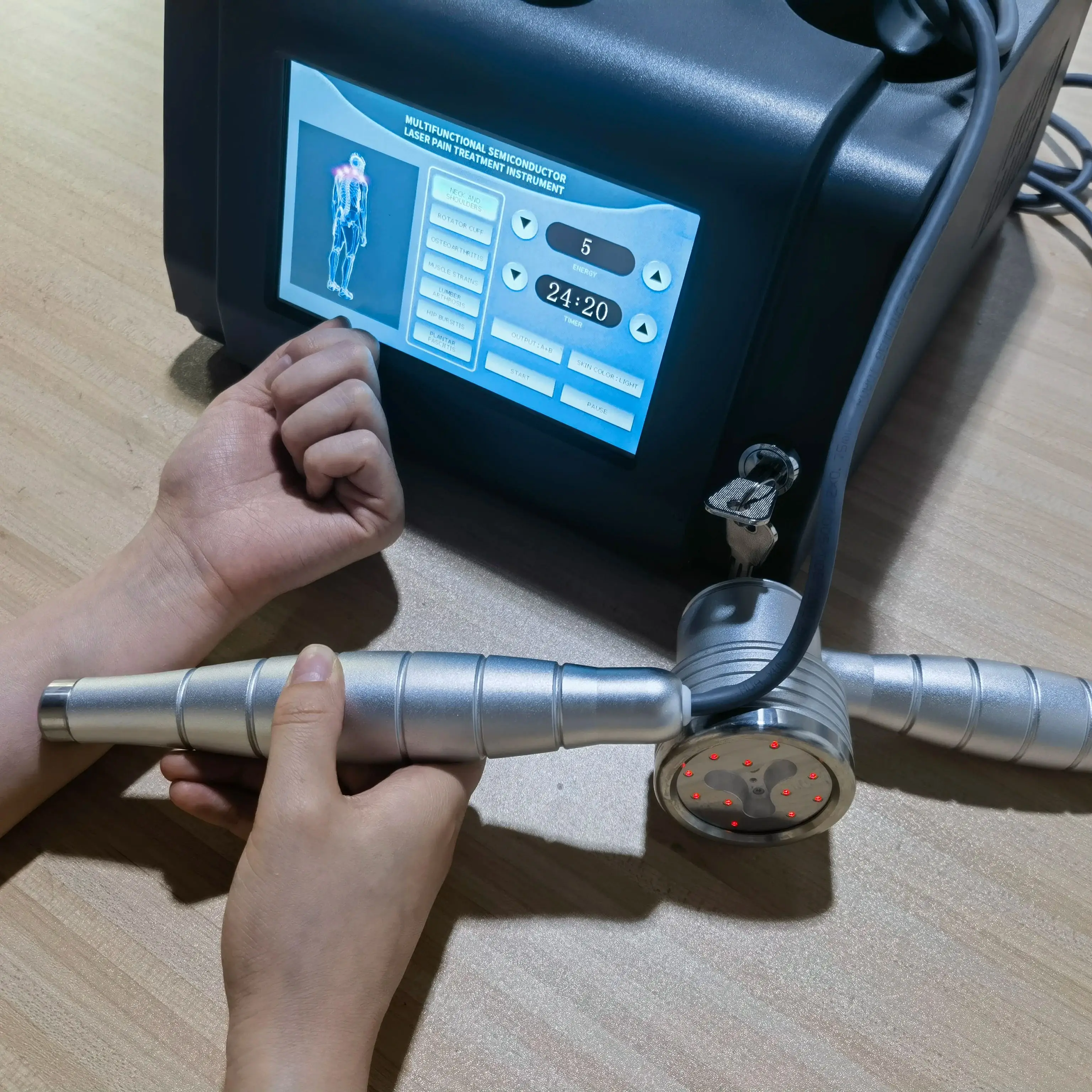 

Низкоуровневая лазерная терапевтическая подушка для домашних животных, ветеринарный коврик для физиотерапии HLKGO для домашнего использования, локальное облегчение боли и восстановление