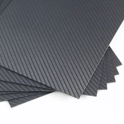 Carbon Fiber Kydex Thermoplastic Board is sSuitable For DIY Knife Sheaths and Gun Holsters. Material Thickness: 1.5/2mm