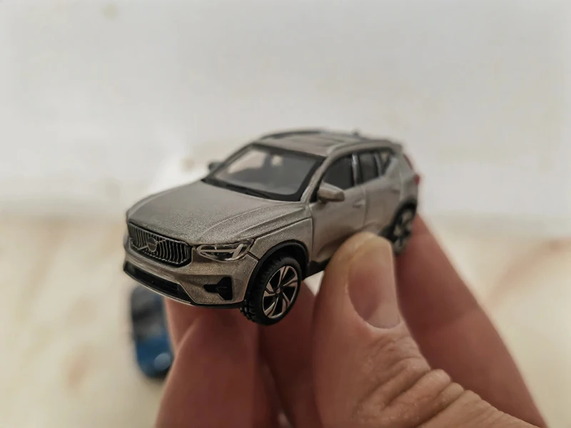 1:64 Scale Volvo Car Model Diecast Collectible