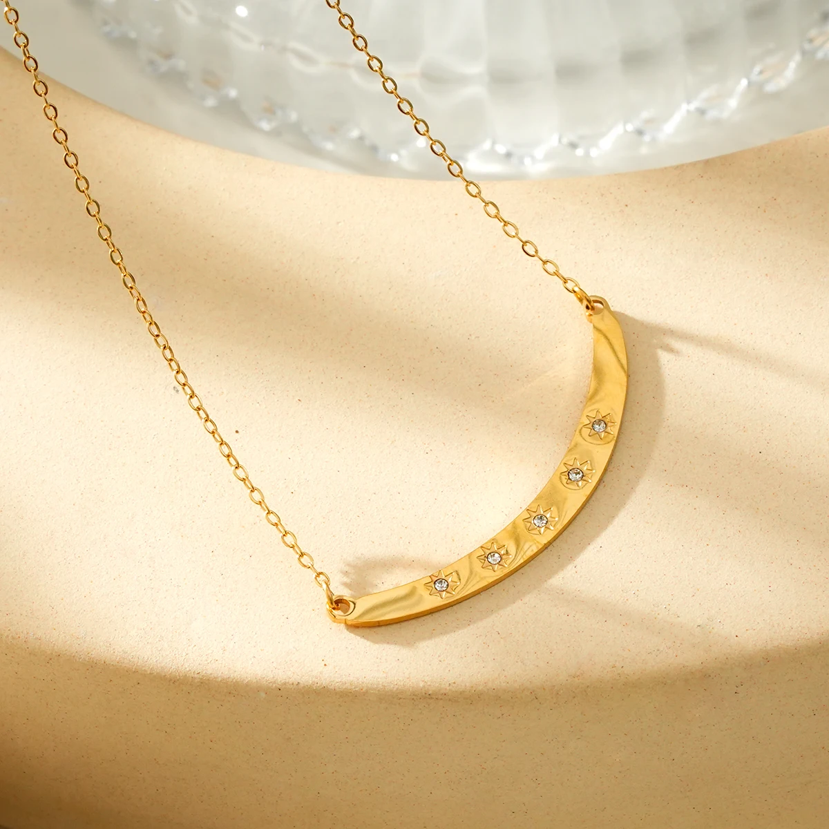 Simple smile necklace geometric personality collarbone chain high quality 14k gold plated waterproof stainless steel jewelry