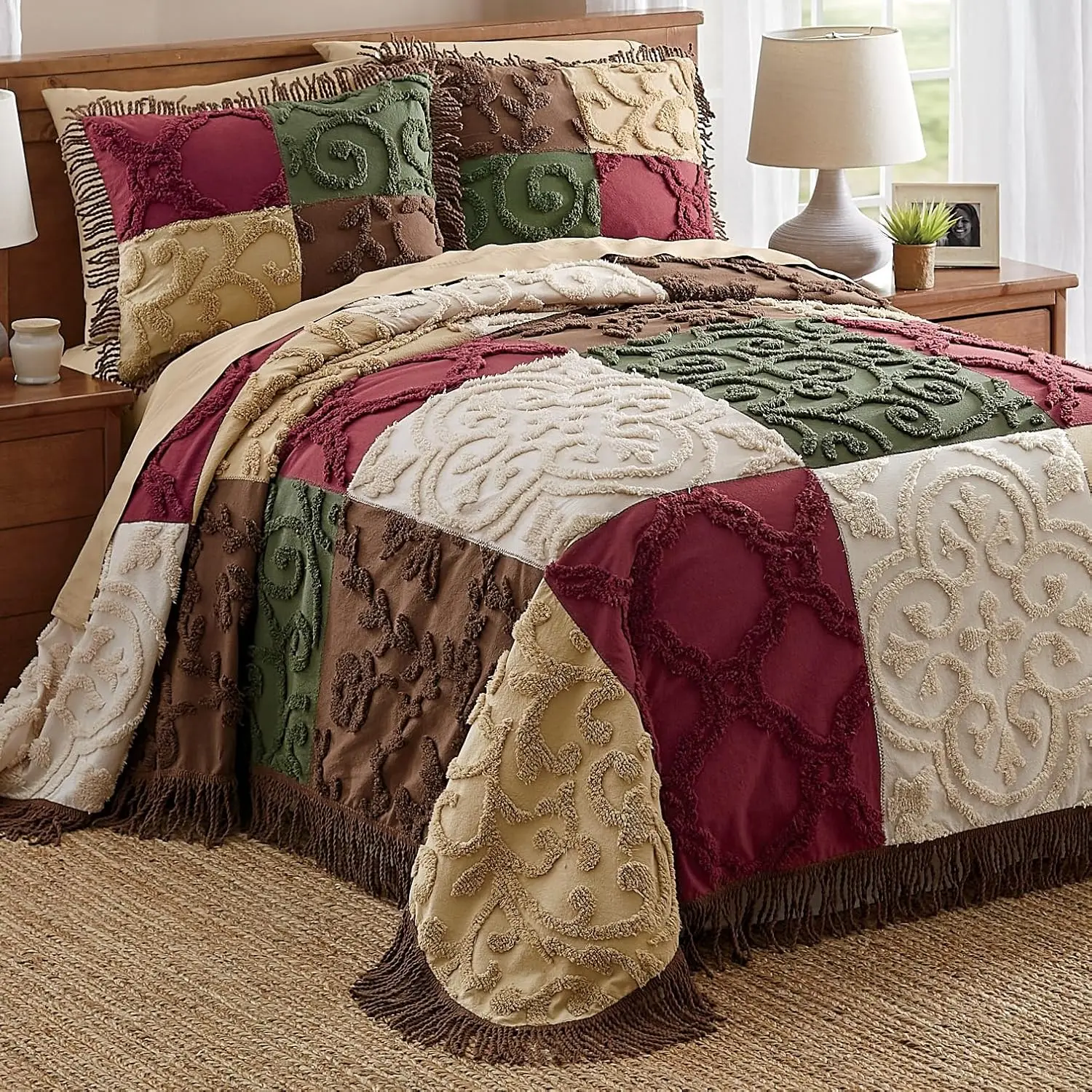 

Antiquity Chenille Queen Bedspread, Patchwork Quilt-Inspired Design (Queen)