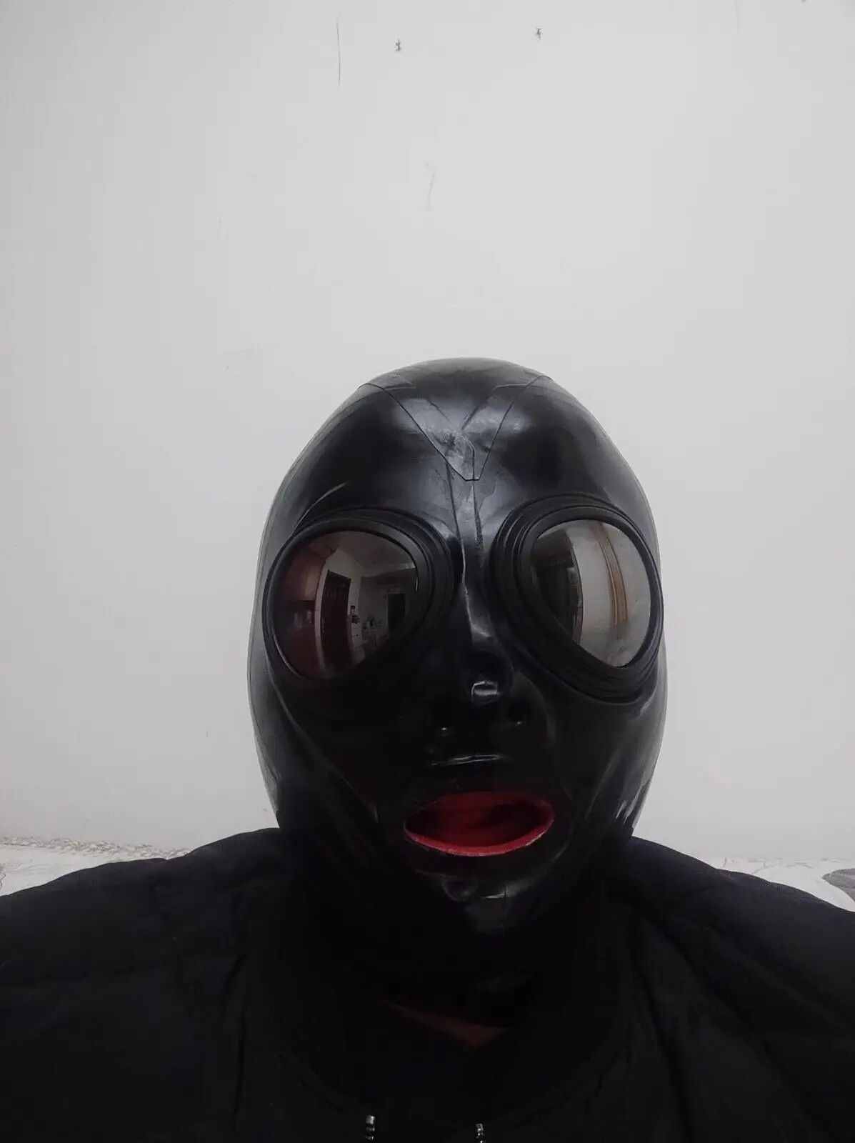 

latex full mask with eye glass 15cm long nose tube and red teeth 0.4mm