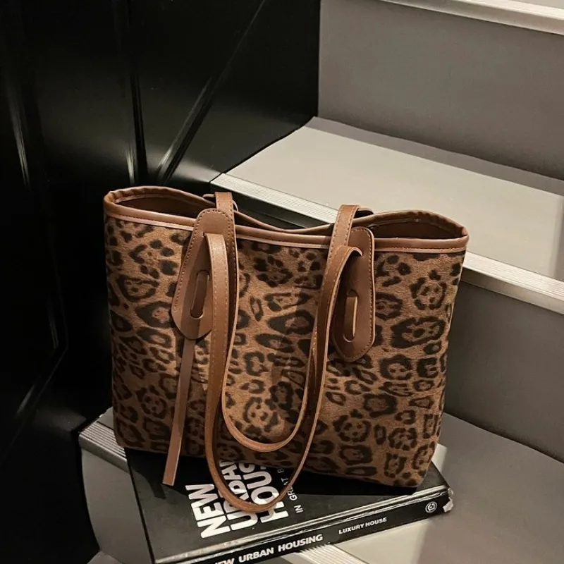 

Уникальная изящная сумка-тоут для подгузников: для родителей, путешествий, офиса, встреч. Изысканная, модная, шикарная, утонченная, элегантная, портативная, стильная.