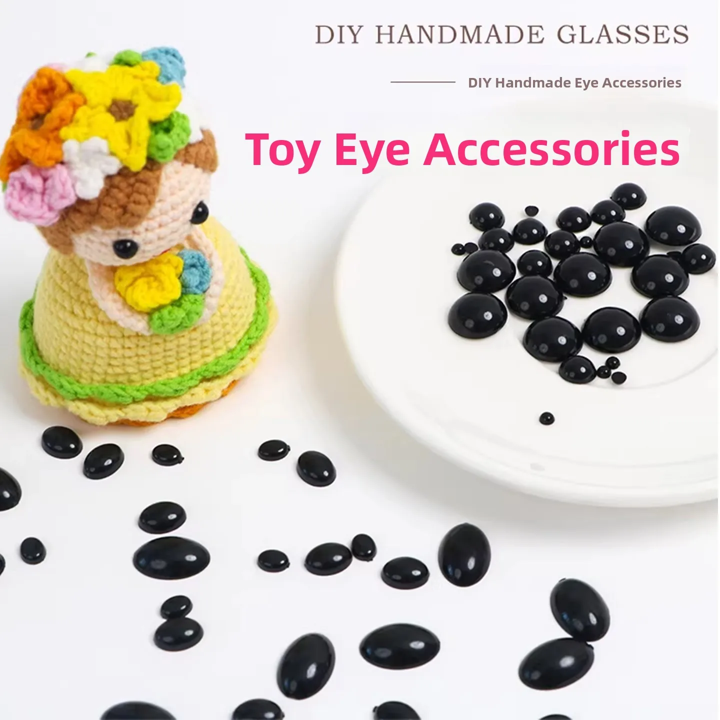 acessorios-de-olhos-e-narizes-para-bonecas-feitos-a-mao-fundo-plano-preto-material-diy-para-decoracao-de-brinquedos