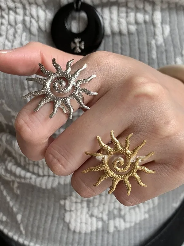 

Кольцо на указательный палец с эффектом плиссировки и вырезами, титановая сталь, модное ювелирное изделие