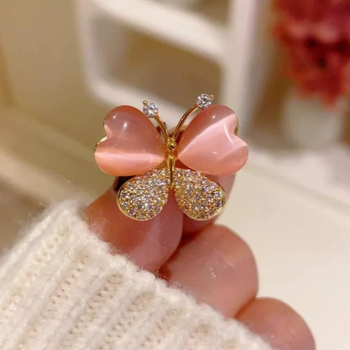 Sweet Butterfly Brooches for Women Lapel Pins Exquisite Flash Insect Pins Badge Jewelry Clothing Metal Pins Party Accessories