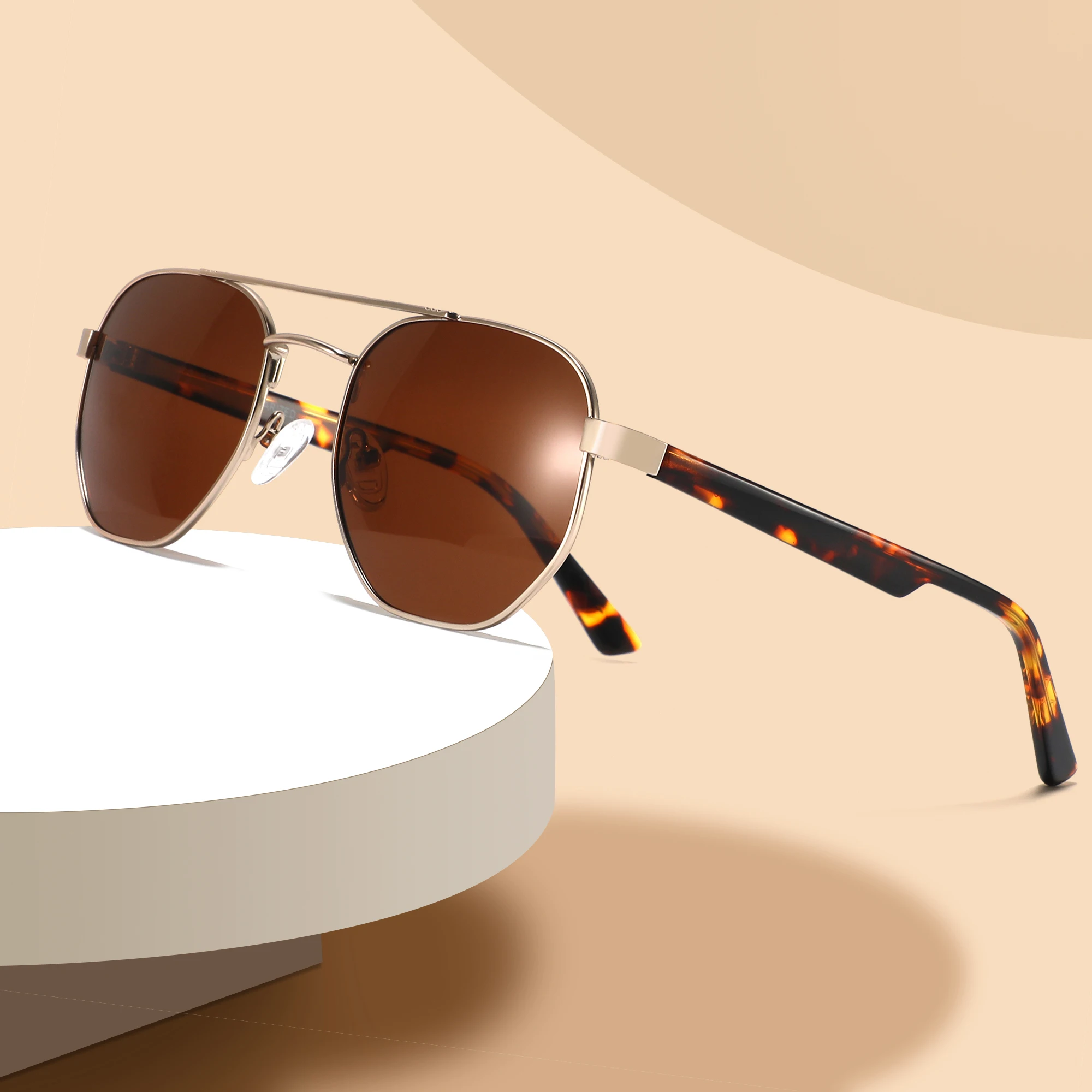 

Fashionable Luxurious Men Sunglasses With Metal Frames Acetate Frames UV400 Outdoor Sunglasses With Protective Polarizing Lenses