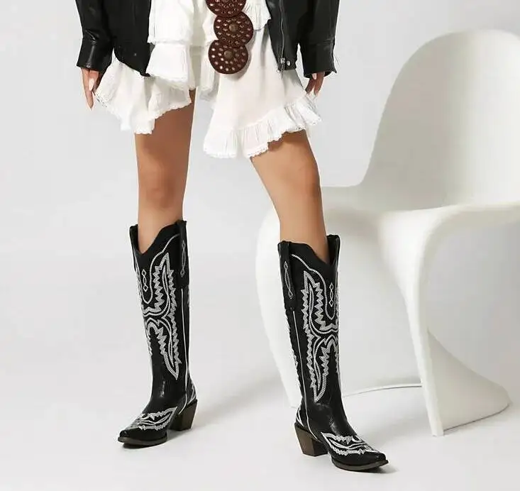 

Vintage Shoes White Western Boot High Heels Pointed Toe Pointed Embroidered Cowboy Boots