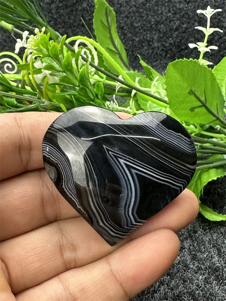 Natural Gemstone Black Onyx Love Heart Mineral Specimen Love Hand Carved Healing Aura Spiritual Power Stone Fes Prayer Meditatio