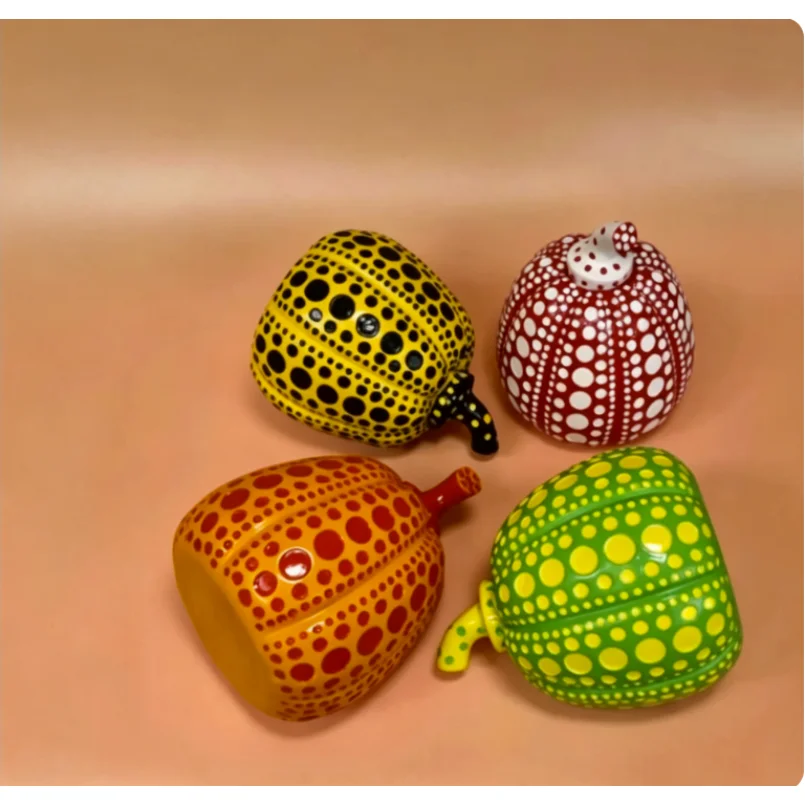 Kusama Yayoi Pumpkin Statue Japanese Art Wave Point Pumpkin Sculpture Morden Resin Crafts Office Home Interior Decor Gifts