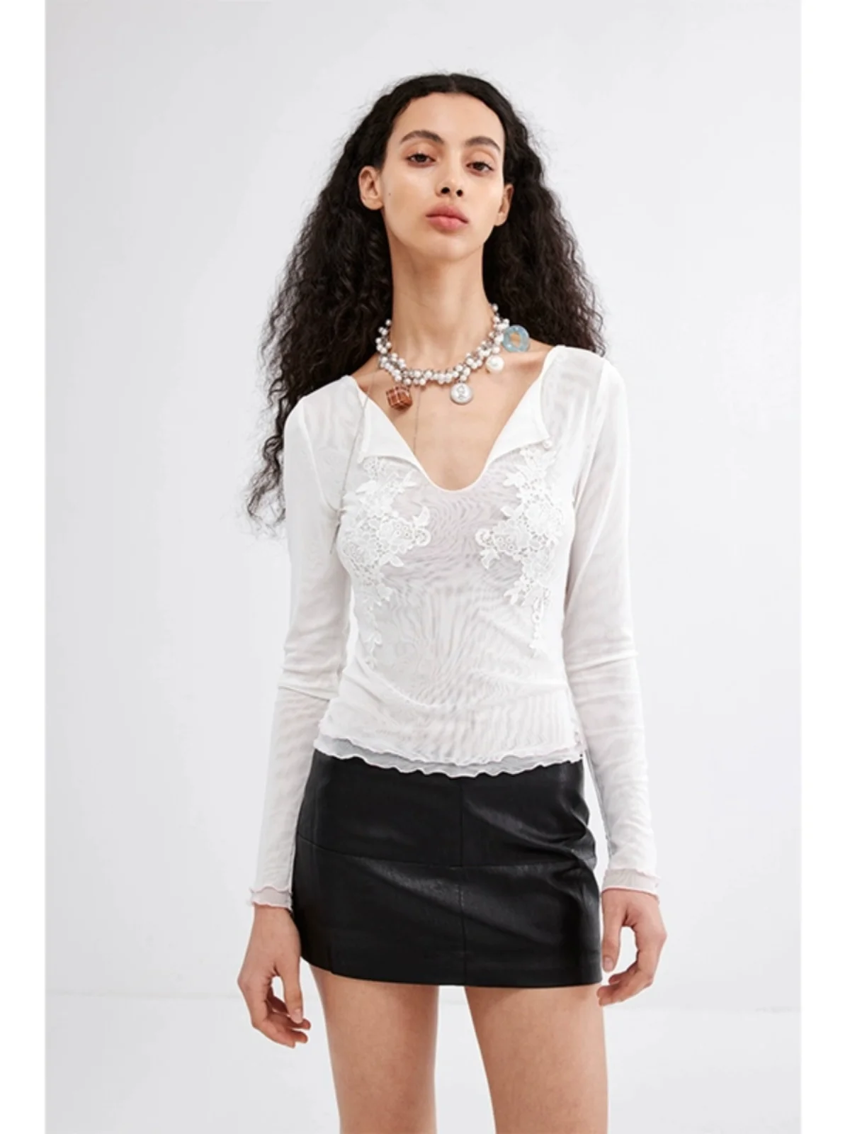 

Белый облегающий топ с вышивкой Long Sve irt, сетчатый базовый слой, женский сладкий топ из полиэфирного волокна на пуговицах, лепесток све