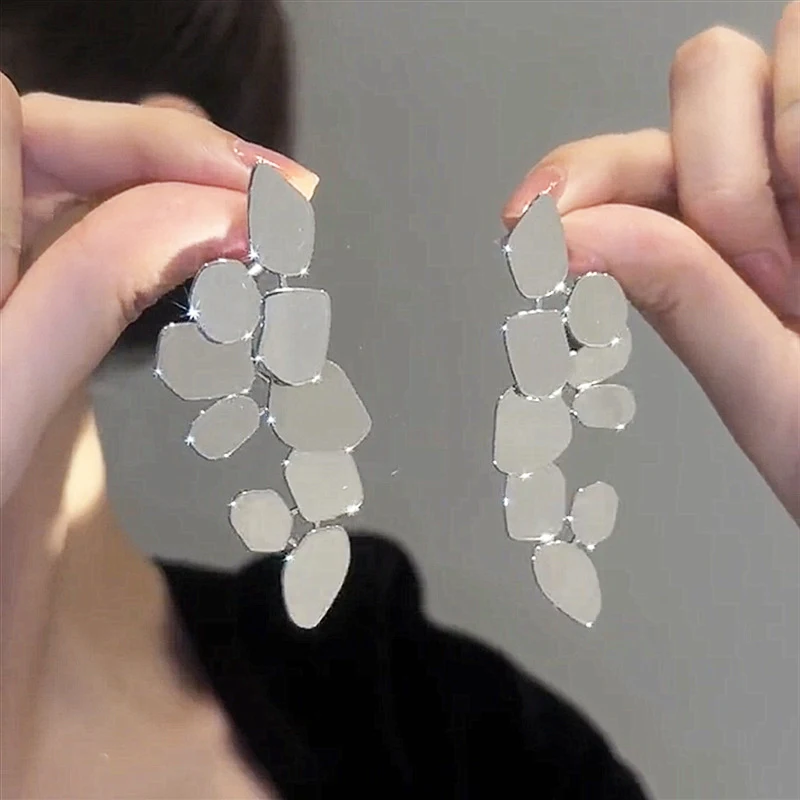 Long Exaggerated Hanging Earrings for Women Multi-layers Irregular Metal Piece Pendants Drop Earrings pendientes mujer 2024