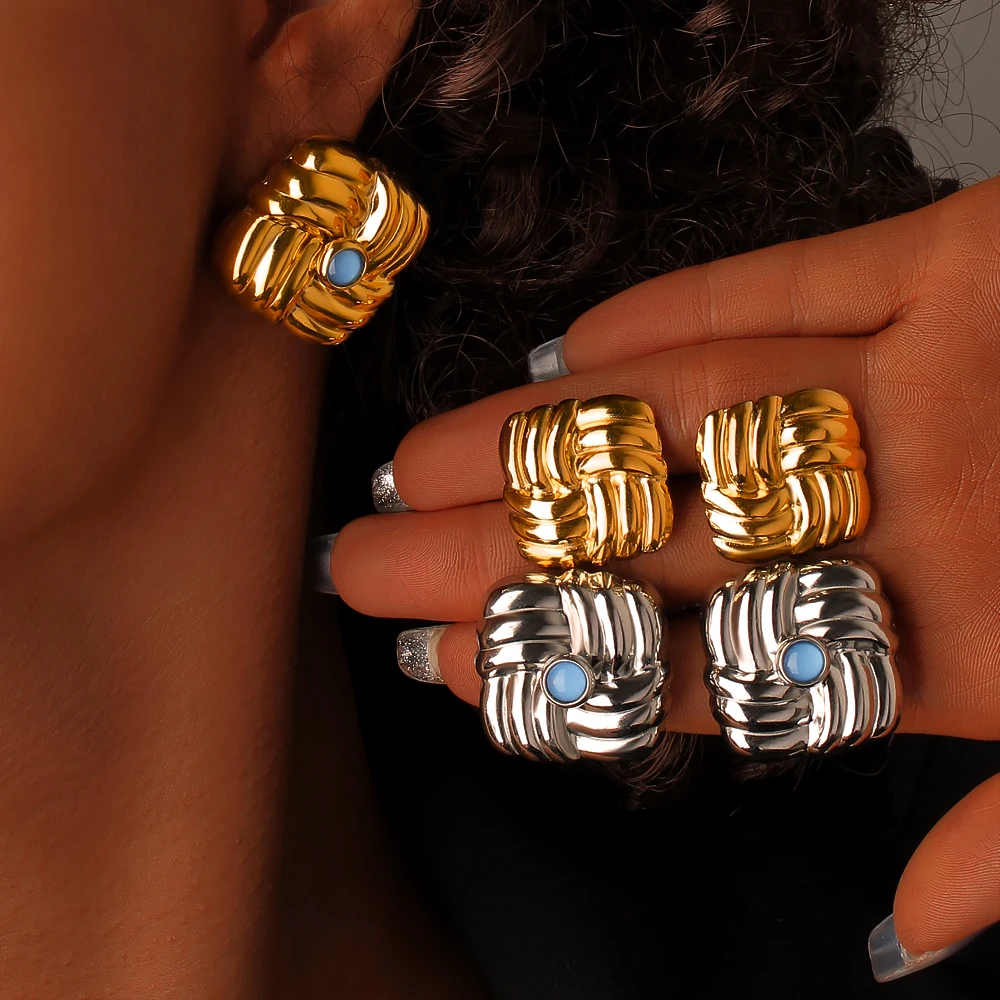 Современные минималистичные квадратные серьги-гвоздики с нерегулярной геометрией из нержавеющей стали, позолоченные 18 карат, повседневные элегантные ювелирные изделия Современные минималистичные квадратные серьги-гвоздики с нерегулярной геометрией из нержавеющей стали, позолоченные 18 карат, повседневные элегантные ювелирные изделия