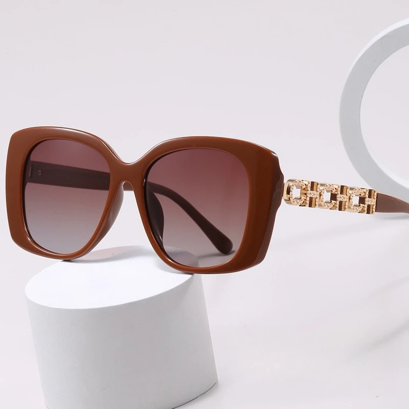 

​​Women's Large Frame Retro Fashion Light Luxury Sunglasses New Polarized High End Street Photography​​
